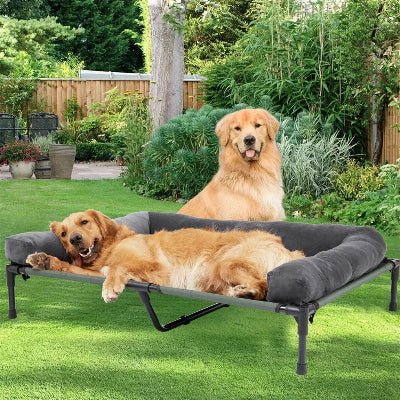 lit sureleve pour chien cour arriere