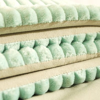 cabane-chien-interieur-avec-coussin-epais