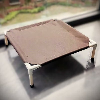 Lit pour chien surélevé café